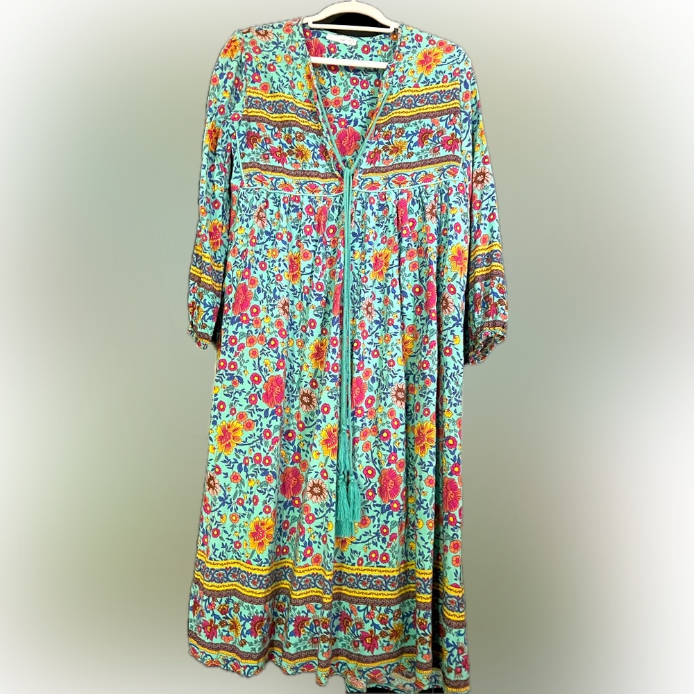 Long-sleeved floral print Boho Dress Size Medium
